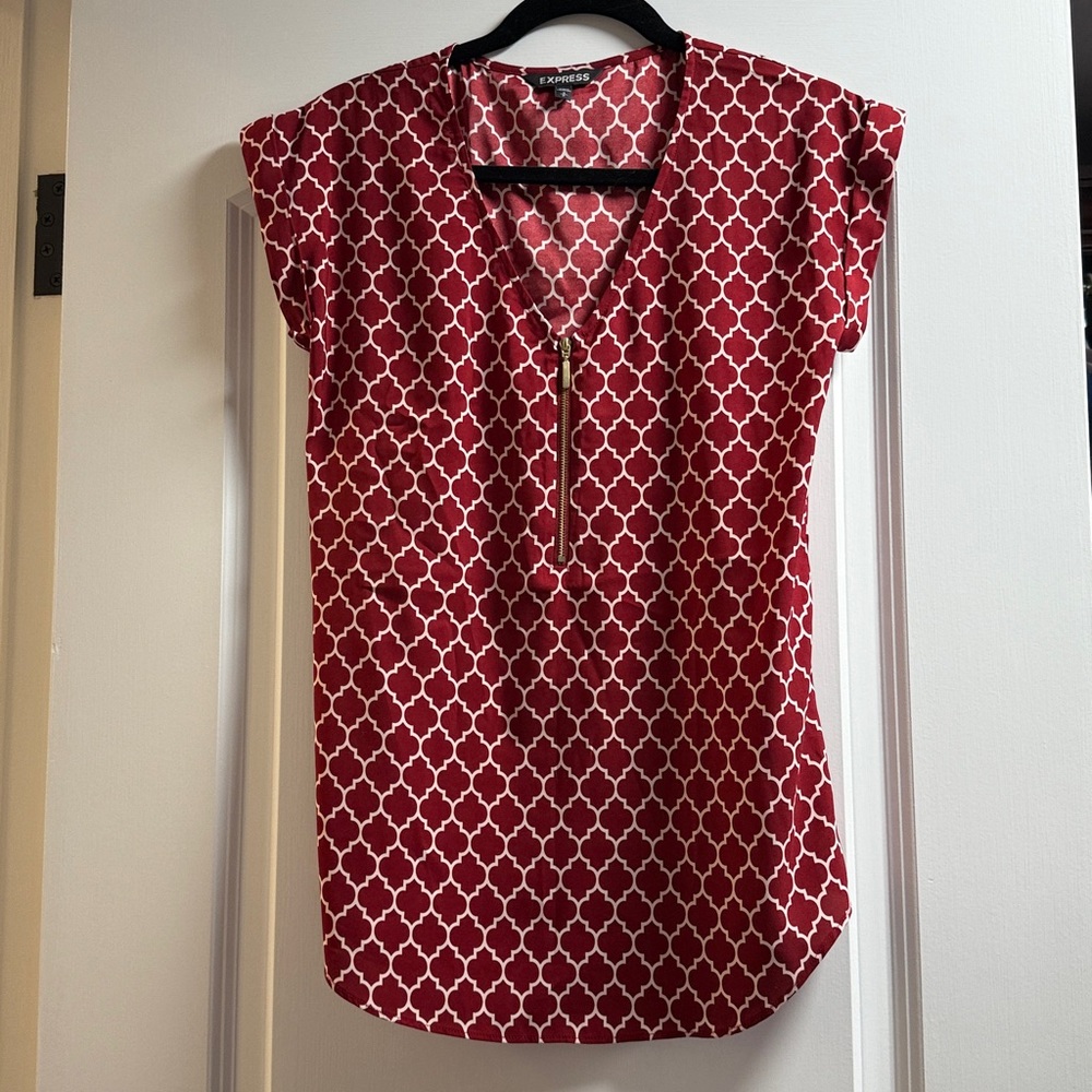 Express Women's V-neck Front Zip Blouse in Burgundy 
Size: Small, NWOT
